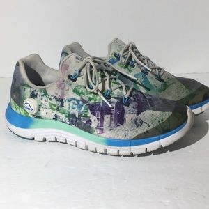 Reebok Womans‎ ZPump Urban Graphic V66704 size 8